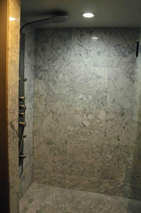 Heart Of Woodstock, 10 Min Walk To Reed, With Private Garage! Apartment Portland Exterior photo