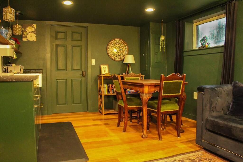 Heart Of Woodstock, 10 Min Walk To Reed, With Private Garage! Apartment Portland Exterior photo